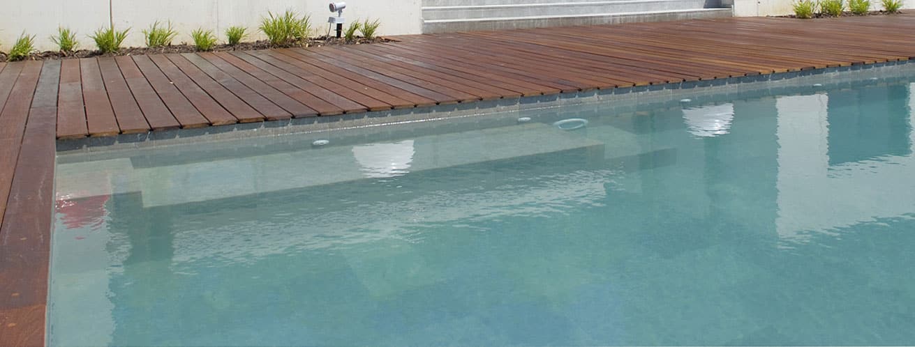 Rénovation de piscine avec système de nettoyage automatique